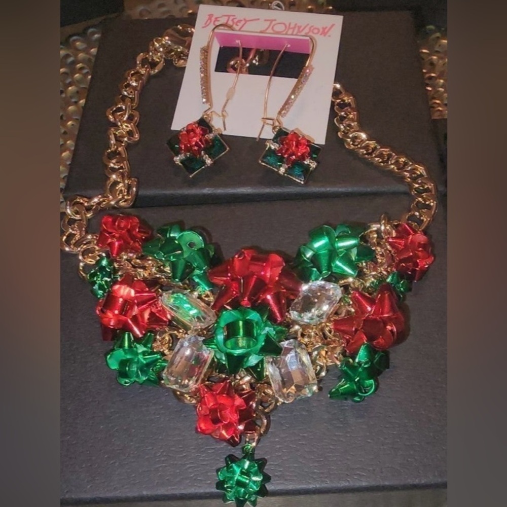 BETSEY JOHNSON SET Christmas Holiday Bows Necklace & Matching Earrings NEW NWT